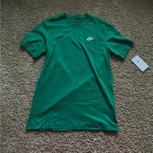 Green Nike T-shirt brand new